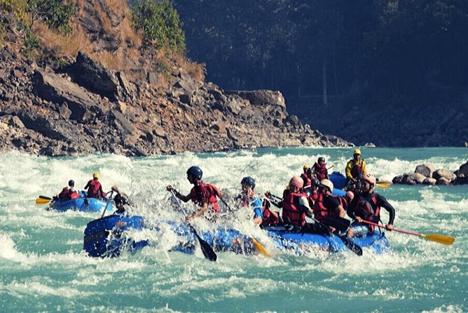 24 km White water rafting expedition in Rishikesh - Getting started in Tapovan or Rishikesh