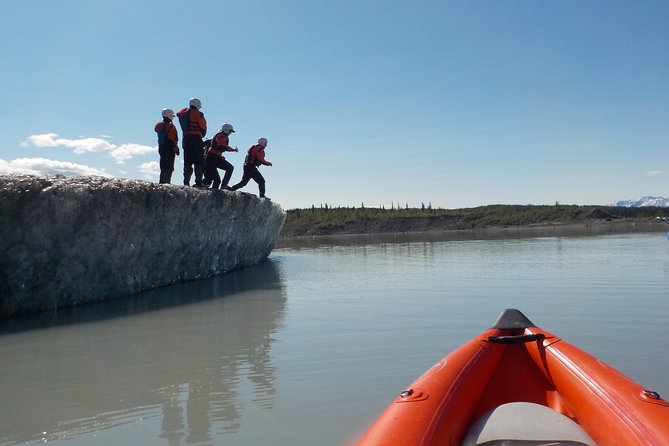 4 Hr Kennicott Glacial Lake & River Raft - Paddling on a Lake Made by Retreating Ice