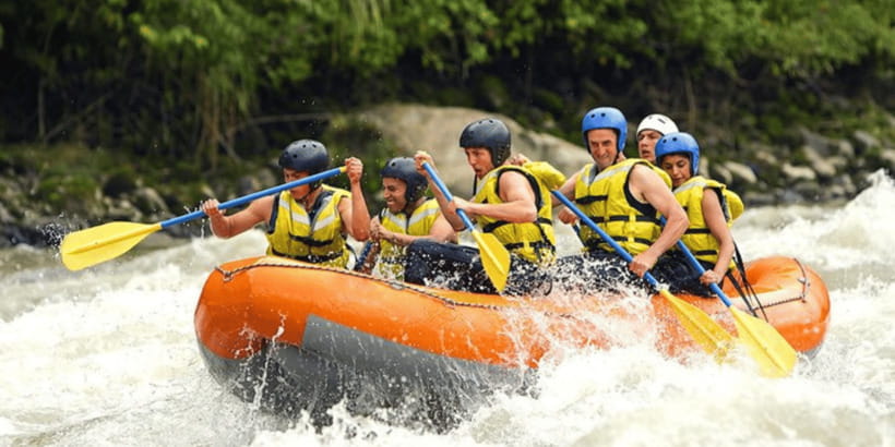 Adventure and Lunch: All-Inclusive Whitewater Rafting - Why the Kelani River makes a good first rafting trip