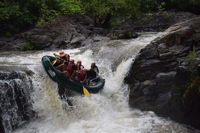 Adventure Rafting Class III and IV in Tenorio River from Playa Tamarindo - From safety briefing to the first rapid