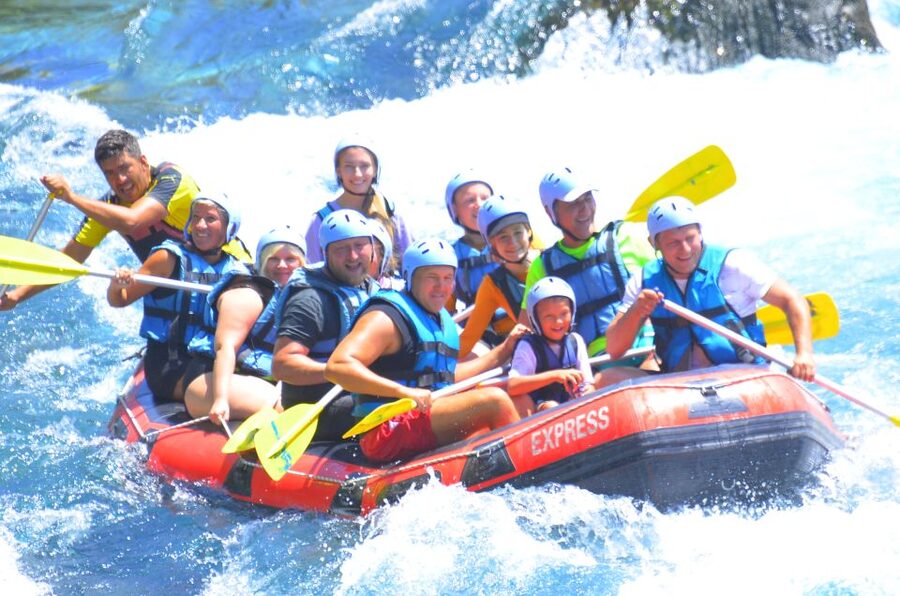 Alanya/Antalya: Buggy, Jeep, Rafting, & Zipline Tour + lunch - Safety briefing and boat groups
