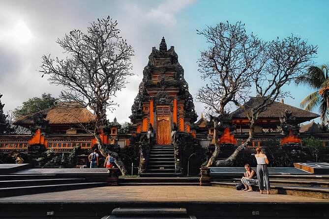 Ayung White Water Rafting and Ubud Art Village Tour - Lunch after the river