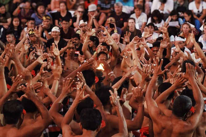 Bali Ayung River Rafting and Uluwatu Temple Sunset Tour - Lunch, showers, and a useful reset