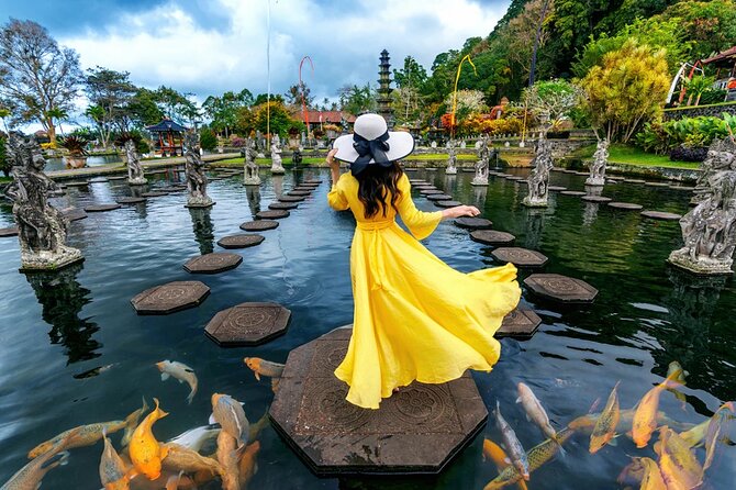 Bali Rafting Adventure + East Bali Tour - The guides and the private format