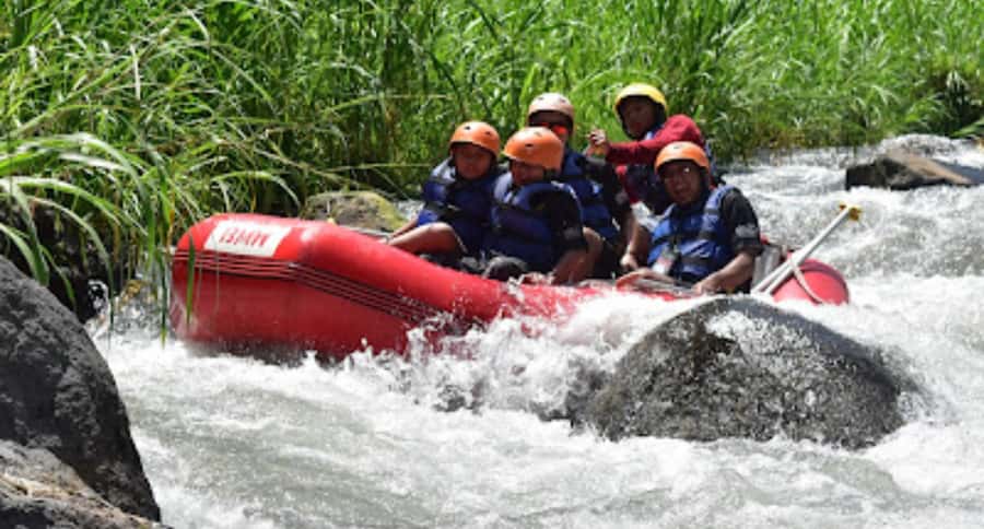Bali Rafting: River Rafting with Zipline Down to the River - Lunch, showers, and the practical comforts