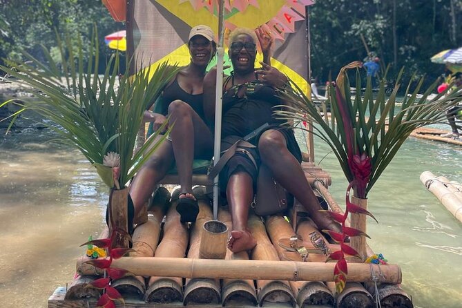 Bamboo rafting & limestone massage on the Great River!(lethe) - Arriving at Lethe and Settling Onto the Raft