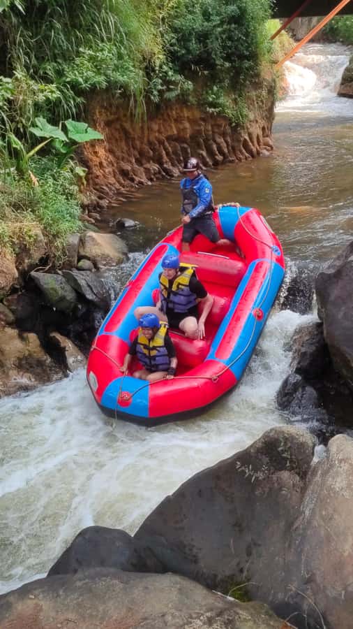 Bandung : Pangalengan River Rafting Adventure with Lunch - What the scenery adds