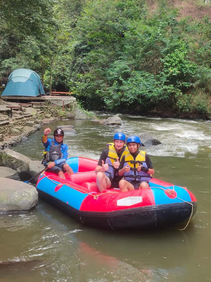 Bandung : Pangalengan River Rafting Adventure with Lunch - Who should book this rafting experience?