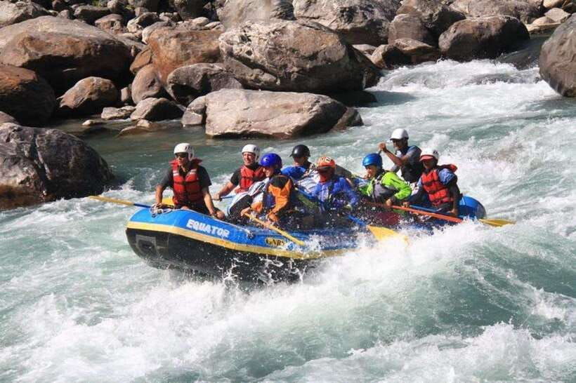Beginner-Friendly Rafting Adventure on the Trishuli River - Riverside lunch among the boulders