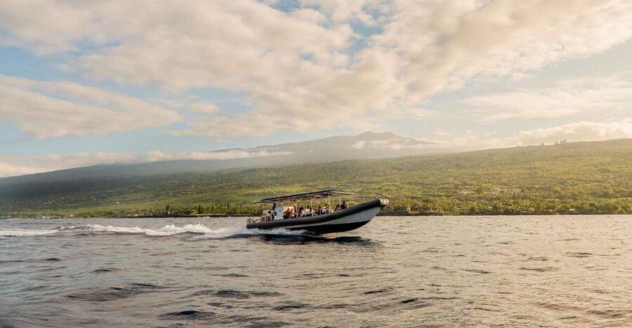 Big Island: Kona Super Raft Sunset Cruise - Boarding at Kailua Kona Pier