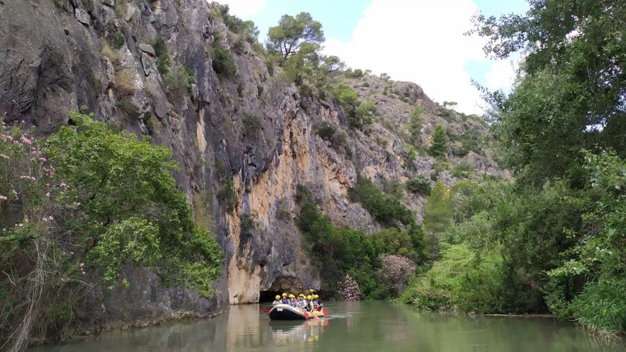 Calasparra: Almadenes Canyon Rafting with Caves and Rock Art - The first 40 minutes on the Segura River