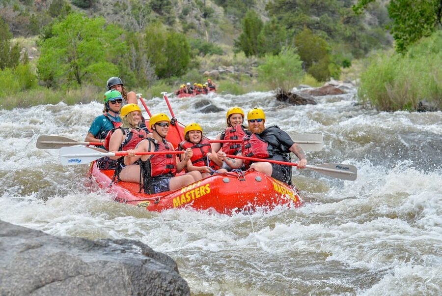 Cañon City: Royal Gorge Rafting with Wetsuit, Lunch & Photos - Photos at the biggest rapid