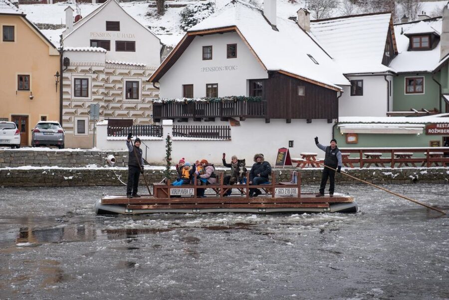 Český Krumlov: Advent Wooden Raft River Cruise - Why a Vltava raft ride adds something new