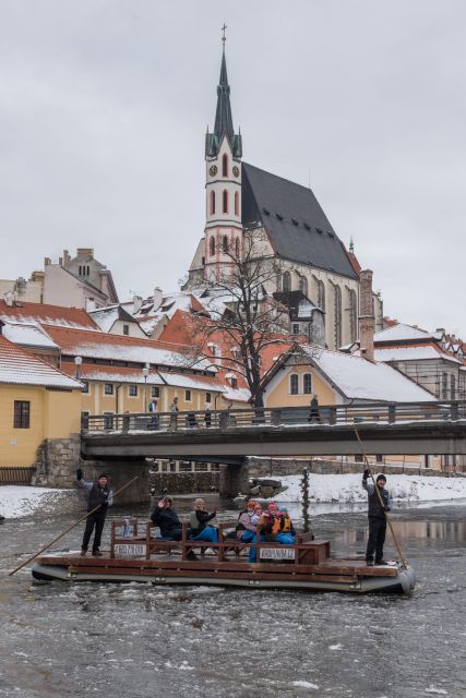 Český Krumlov: Advent Wooden Raft River Cruise - Should you book the Český Krumlov raft cruise?