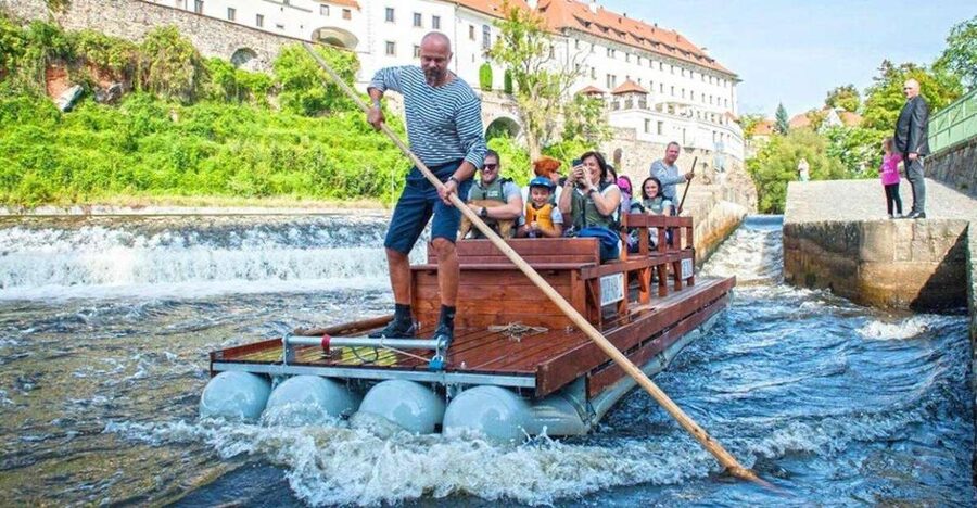 Český Krumlov: Wooden Raft River Cruise - Meeting at Parkán Port