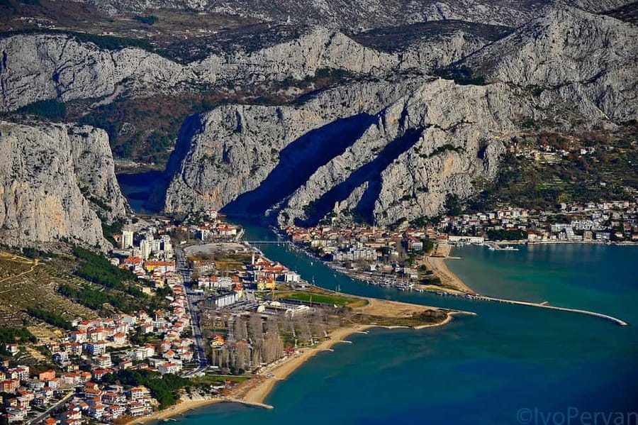 Cetina River Rafting Tour with Transfer from Split - The one-hour ride to Omiš