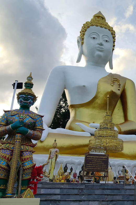 Chiang Mai: Bamboo Rafting and Wat Phra That Doi Kham - Wat Phra That Doi Kham and the wish-making tradition