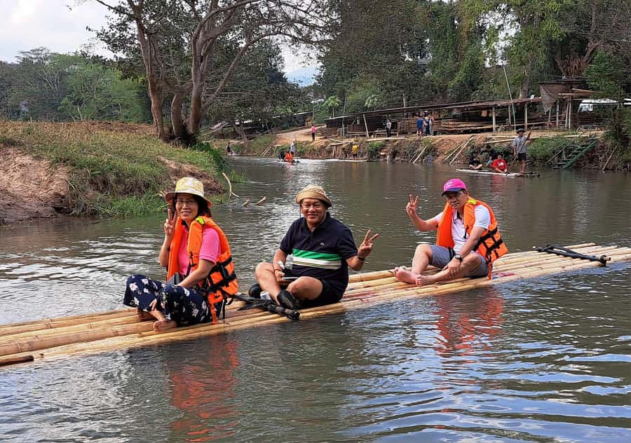 Chiang Mai: Bamboo Rafting and Wat Phra That Doi Kham - Booking details worth knowing