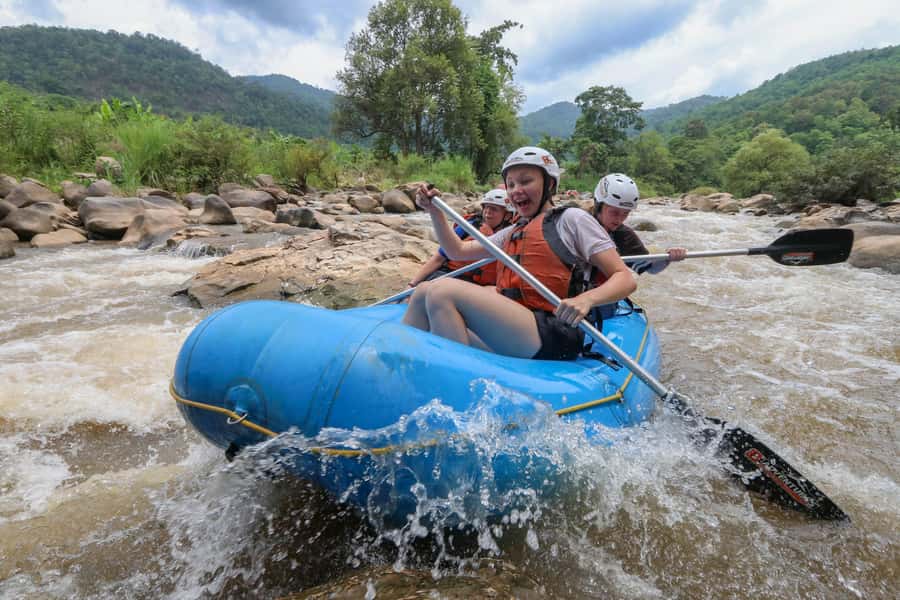 Chiang Mai: Mae Taeng River White Water Rafting - What lunch and the facilities add to the day
