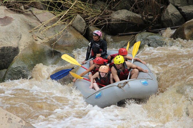 Chiang Mai Rafting in Mae Taeng River with Thai Buffet - Getting ready for 10km of river