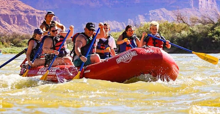 Colorado River : Morning Half-Day Colorado River Rafting - The Castle Valley geology is more than background scenery