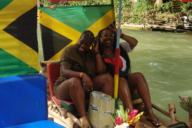 Customized Happy Hour Bamboo Rafting+Limestone Massage + Shopping - Shopping and souvenirs after the river