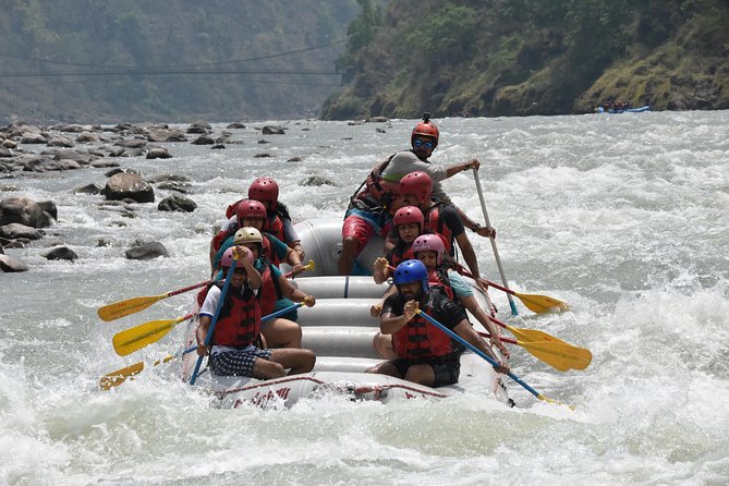 Day Rafting in Rishikesh - 26km - Getting ready at the launch point