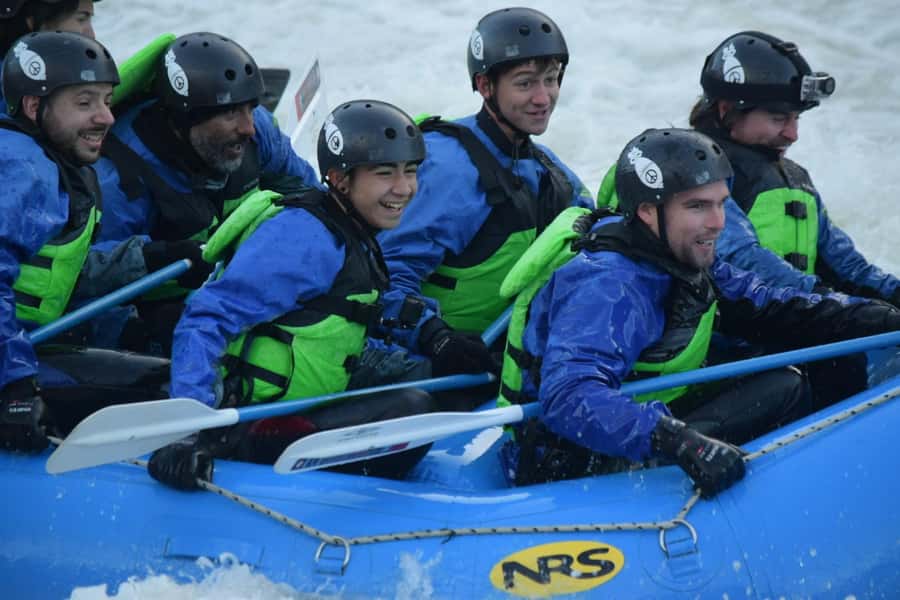 El Chalten: Rio de las Vueltas and Patagonia Rafting - Learning the paddle strokes before the rapids