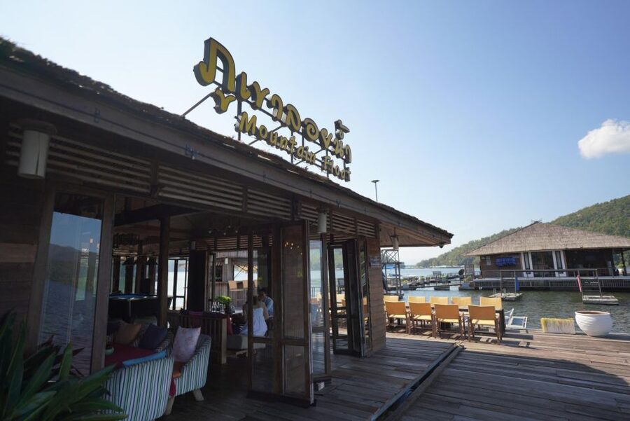 Elephant Habitat Park Feeding Entry & Rafting Van Transfer - A calm 45-minute bamboo rafting trip