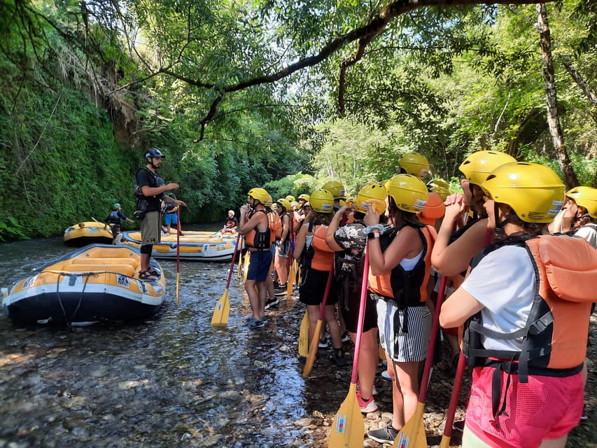 Family rafting in the Pollino National Park - The 10-minute transfer to the river
