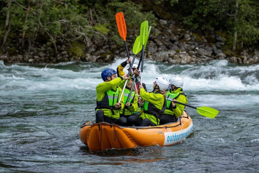 Family Rafting - Voss - Calmer pools, clear water, and time to look around