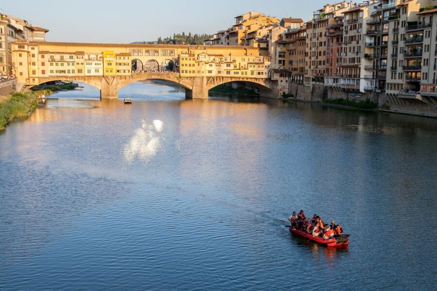 Florence: Pontevecchio Bridge and City Sights Rafting Cruise - Paddling past the National Library and Uffizi Gallery