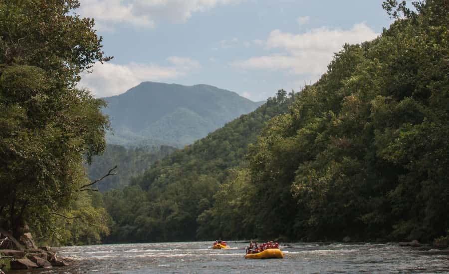 From Hartford: Upper Pigeon River White Water Rafting Tour - Learning the river before the first rapid