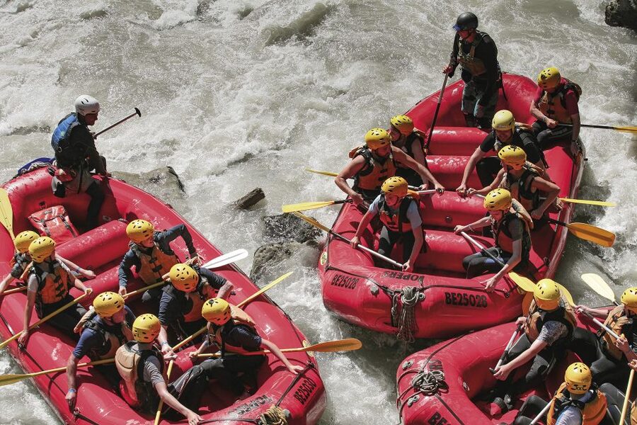 From Interlaken: River Rafting Adventure on Simme River - Showers, changing rooms, and what to pack