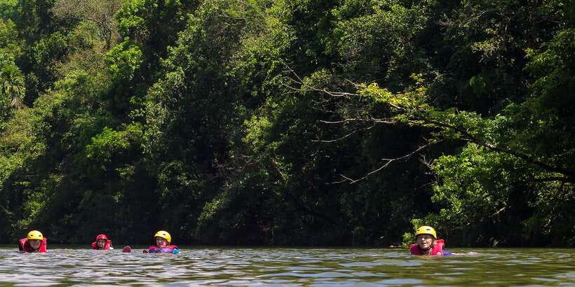 From Kandy: Kitulgala Whitewater Rafting Adventure Day Tour - Arriving at the Kelani River