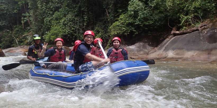 From Kuala Lumpur: Kampar River White Water Rafting - What to pack for a wet river day