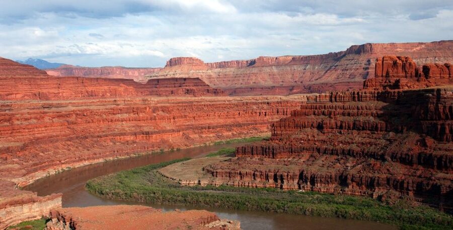 From Moab: Canyonlands 4x4 Drive and Colorado River Rafting - Shafer Trail and the Island in the Sky views
