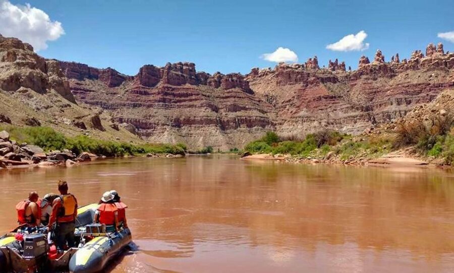 From Moab: Cataract Canyon Whitewater Rafting Experience - Why this is more than a standard rafting trip