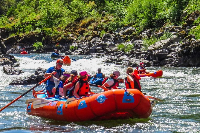 Full-Day Rogue River Hellgate Canyon Raft Tour - Choosing between an inflatable kayak, paddle raft, and oared raft