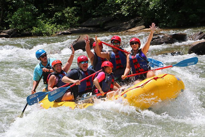 Full Ocoee River Rafting Adventure with a Riverside Lunch - A riverside lunch that keeps the day moving