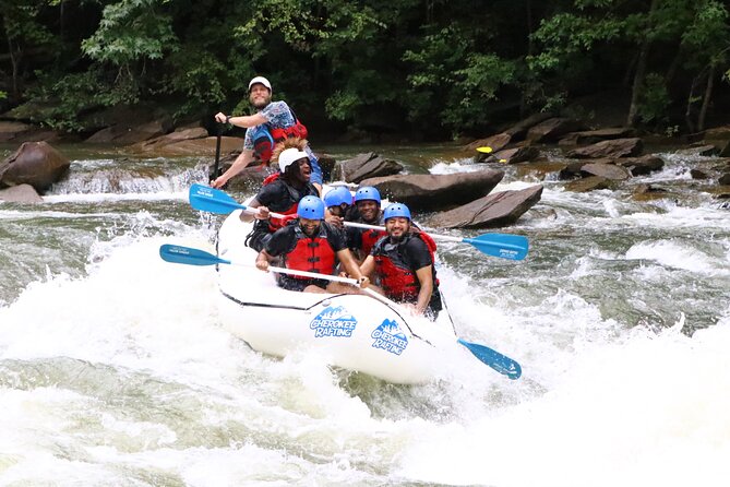 Full Ocoee River Rafting Adventure With Catered Shore Lunch - Riverside lunch after the Upper section