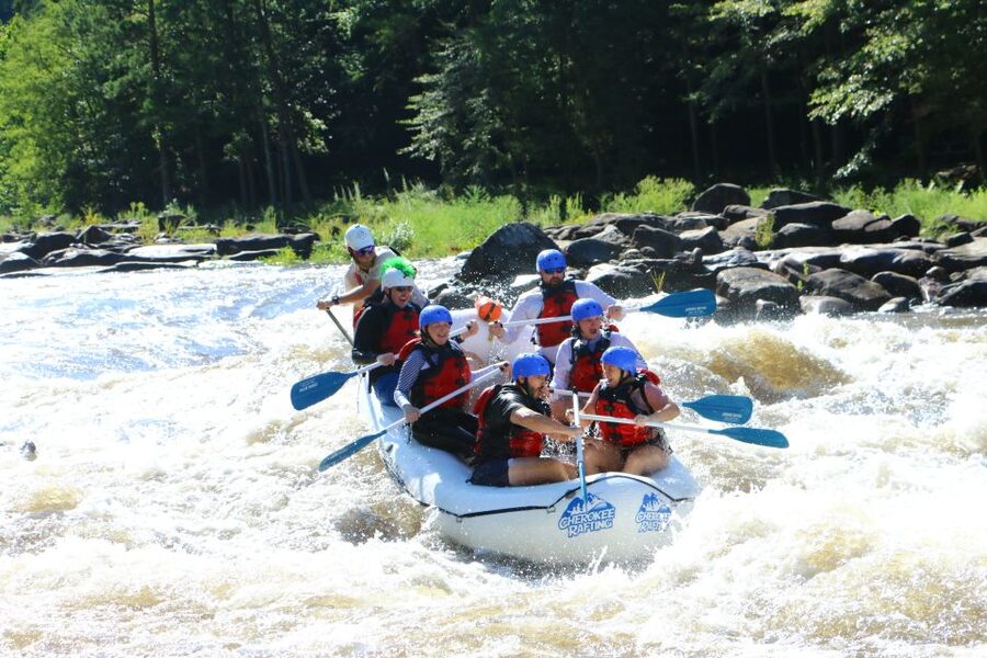 Full River Ocoee Whitewater Rafting Trip with Shore Lunch - Key points at a glance
