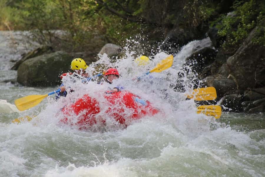 Gallatin Gateway: Rafting Trip on the Gallatin River (I-III) - What the Montana setting adds