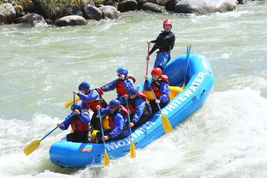 Gardiner: Full Day Raft Trip on the Yellowstone River+Lunch - The Gardiner Town Stretch Starts the Day