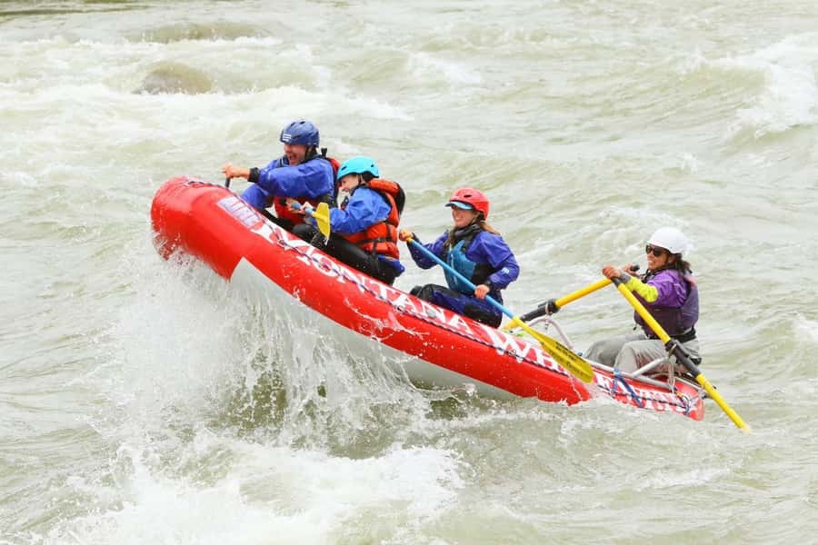 Gardiner: Half-Day Whitewater Raft Trip on the Yellowstone - Starting in Gardiner with the right gear