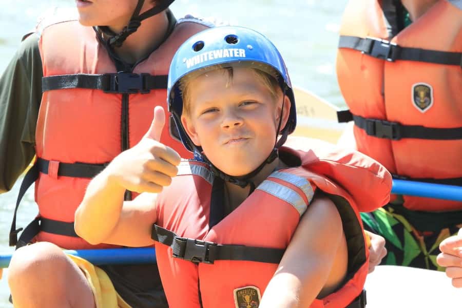 Gardiner: Scenic Raft Float on the Yellowstone River - A short shuttle and a clear safety briefing