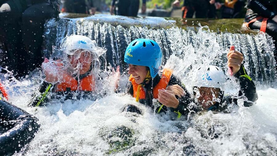Gole Alcantara: Body Rafting, Scivoli e Tuffi nel Fiume - The lagoons and volcanic rock walls