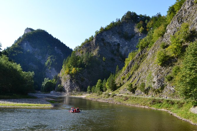 Half-Day Dunajec River Rafting tour from Krakow - Weather, clothing, and practical planning