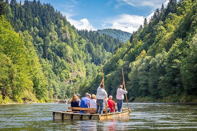 Half-Day Dunajec River Rafting tour from Krakow - Getting ready in Sromowce
