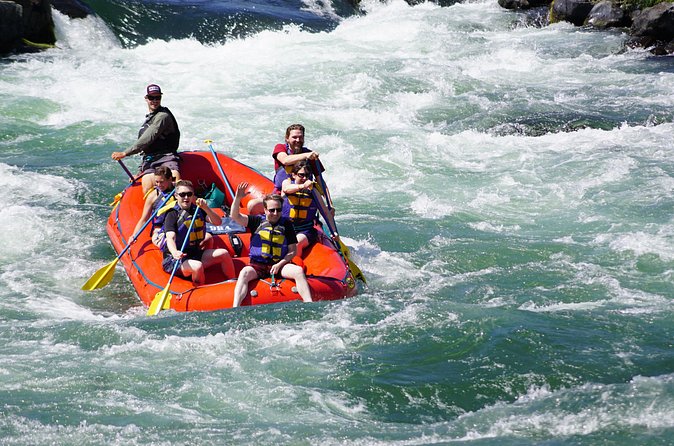 Half-Day Guided Whitewater Rafting - Deschutes River - Meeting point and end of the outing